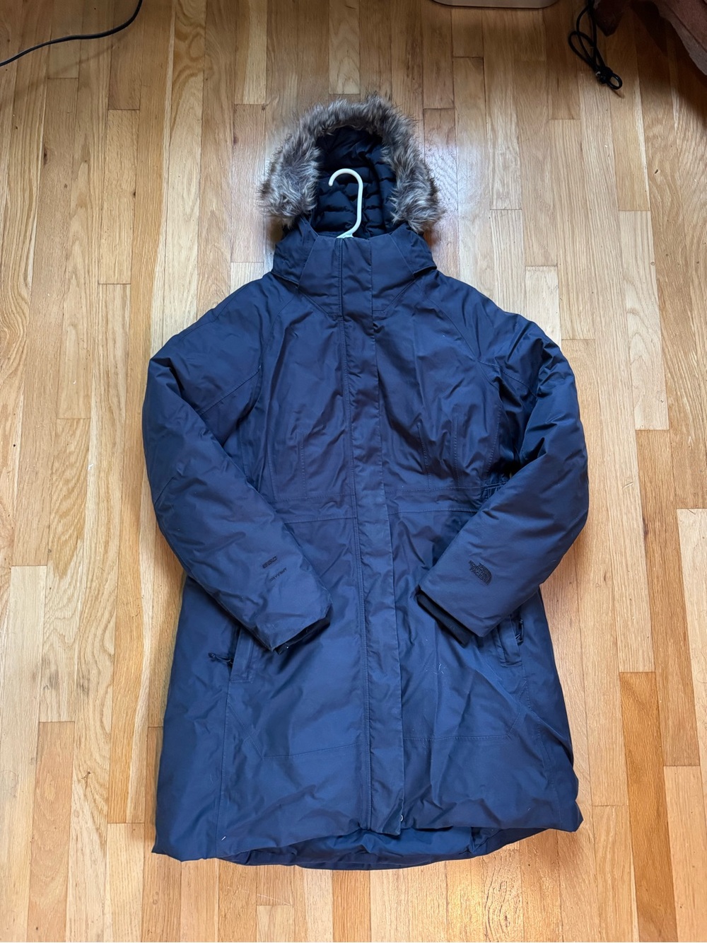 The North Face Women's Navy Faux-Fur Hooded Insulated Arctic Parka